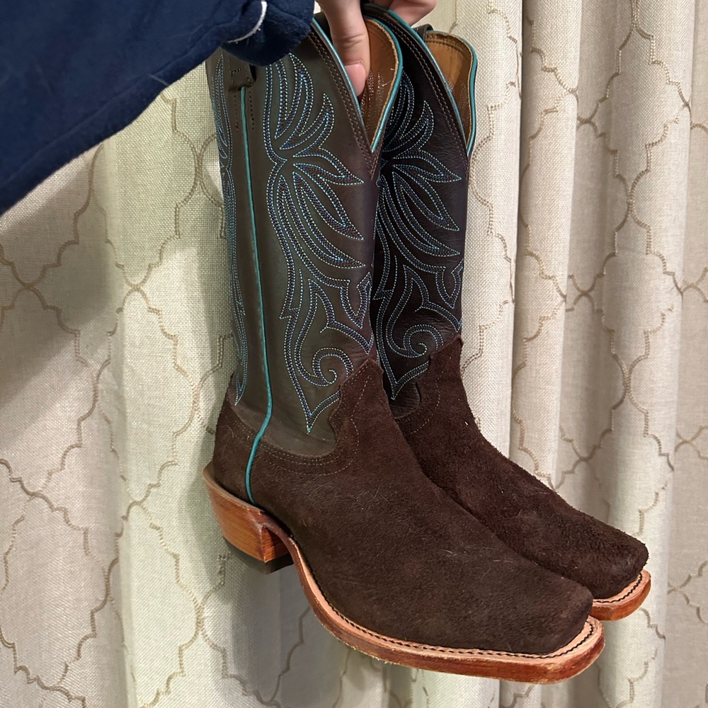 Elegant Brown Suede Heeled Boots